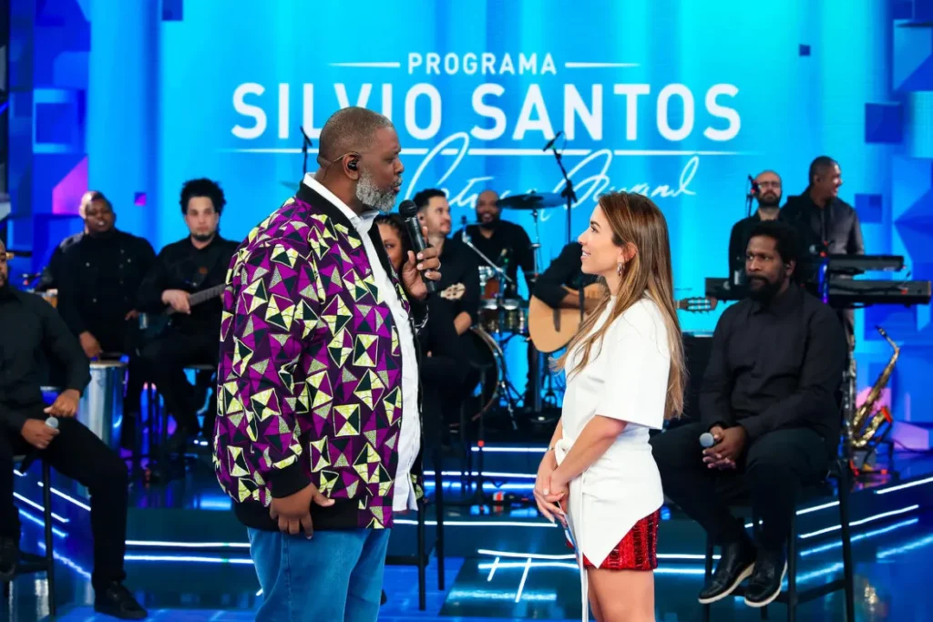 Péricles participa do Programa Silvio Santos com Patrícia Abravanel e canta os seus sucessos ao vivo