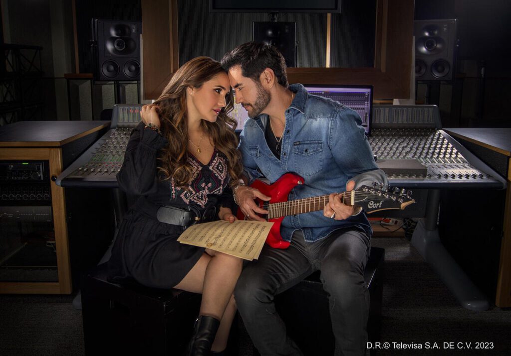 Dulce Maria e David Zepeda são os protagonistas de Penso em Ti
