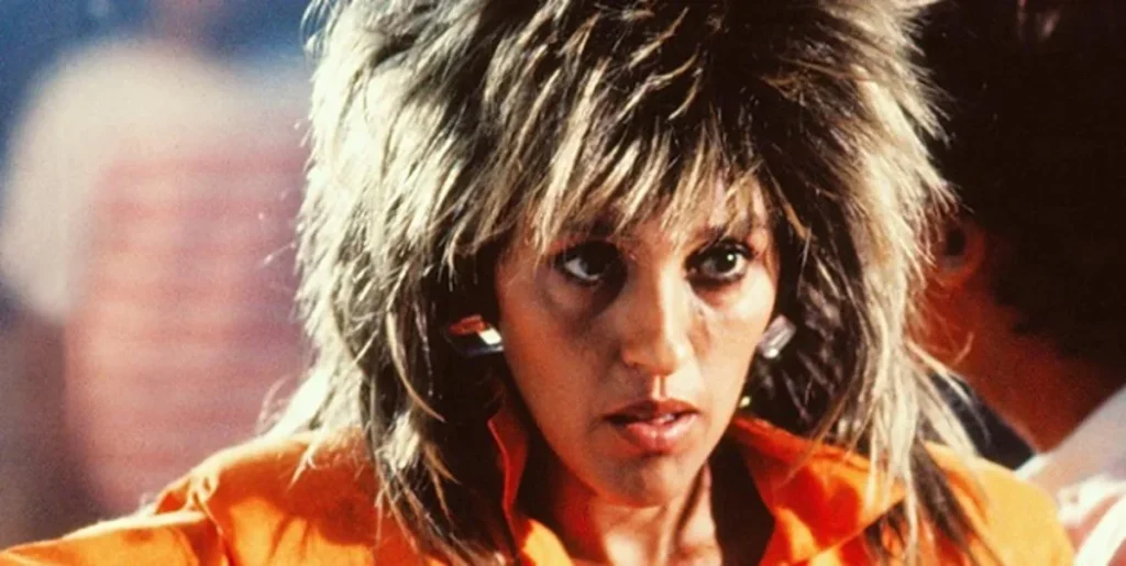 Reghina Casé como Tina Pepper