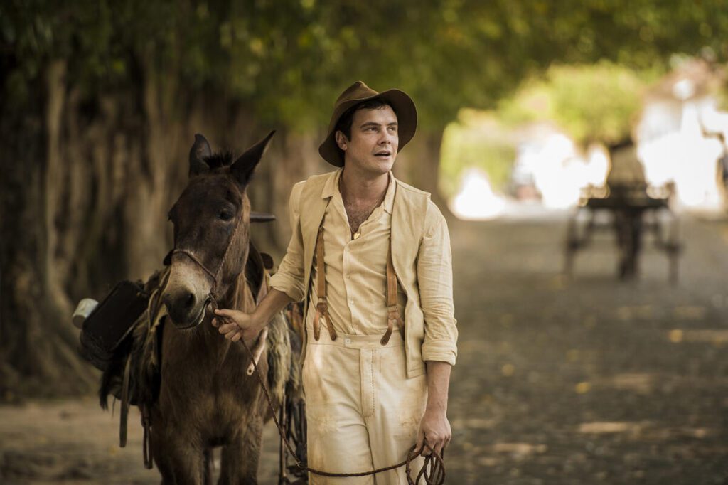 Sergio Guizé como protagonista de Êta Mundo Bom