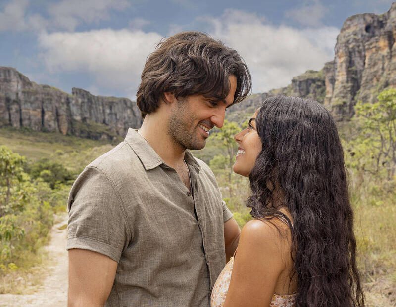 Personagens Artur e Quinota em No Rancbho Fundo, uma das atuais novelas da Globo