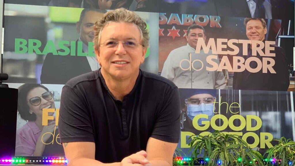 Boninho é visto dentro do SBT