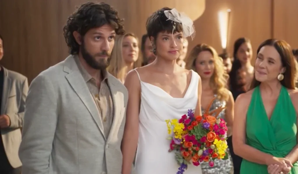 Mavi, Luma e Mércia, personagens de Mania de Você, em cena de casamento