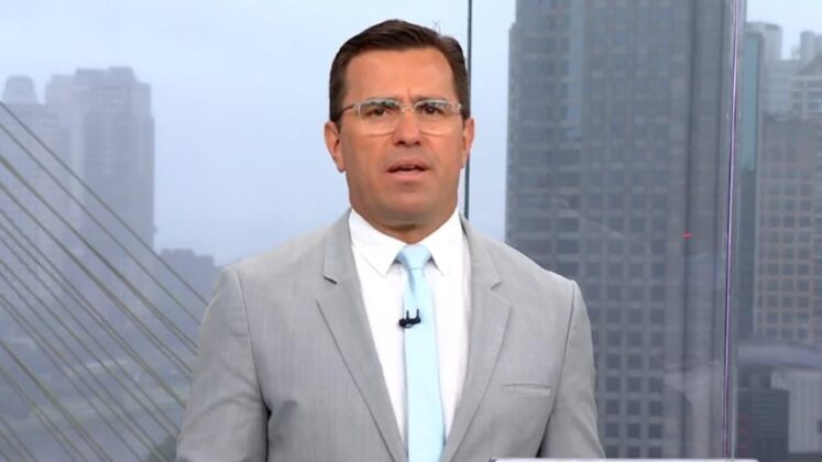 Rodrigo Bocardi no estúdio do Bom Dia São Paulo