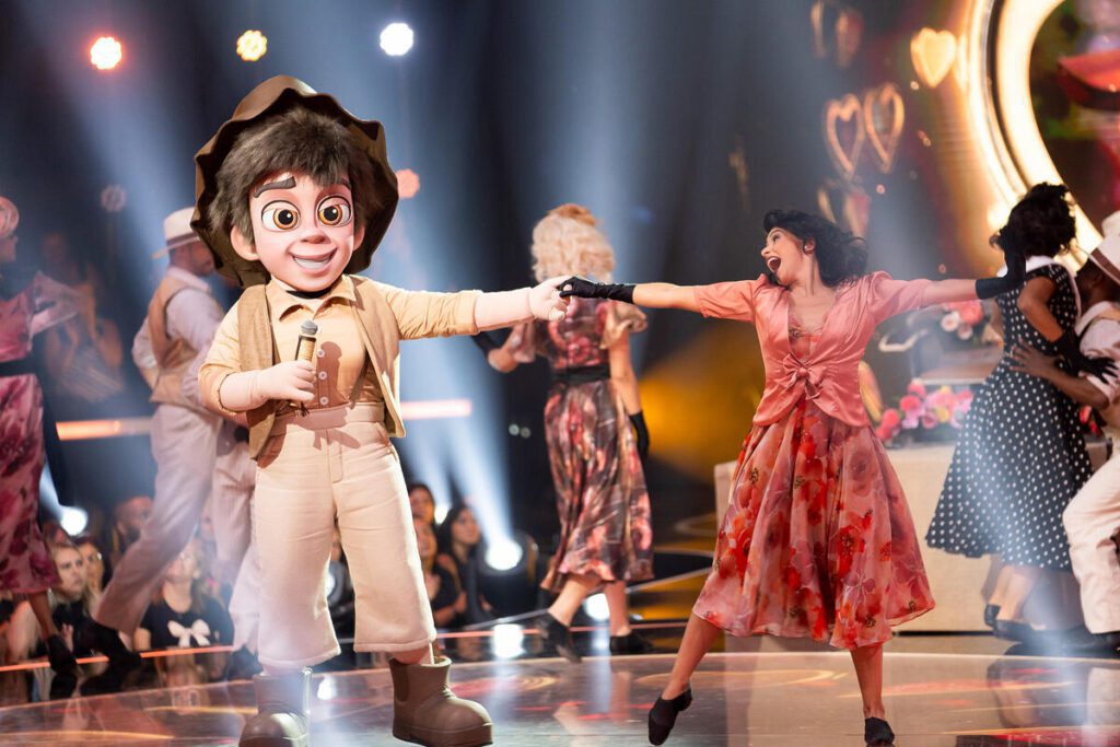 Personagem Candinho na apresentação do The Masked Singer Brasil