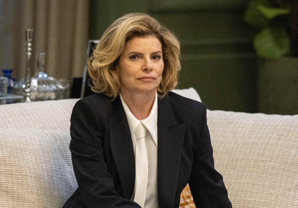 Débora Bloch como Odete Roitman