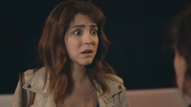 Ceyda assustada