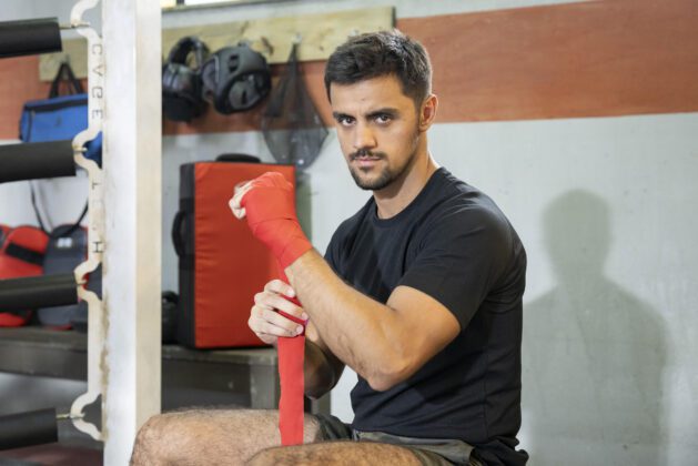 Felipe Dimas como Danilo, em Dona de Mim