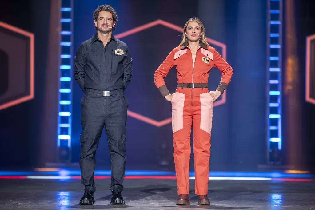 Felipe Andreoli e Rafa Brites no cenário do Game dos 100