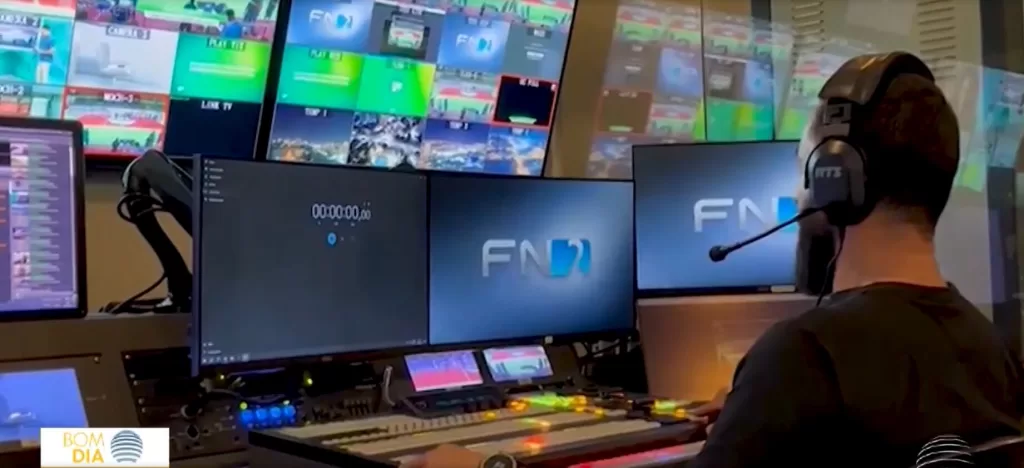 Sala de controle da TV Fronteira