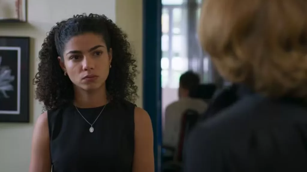 Ana Clara assustada com Odete Roitman