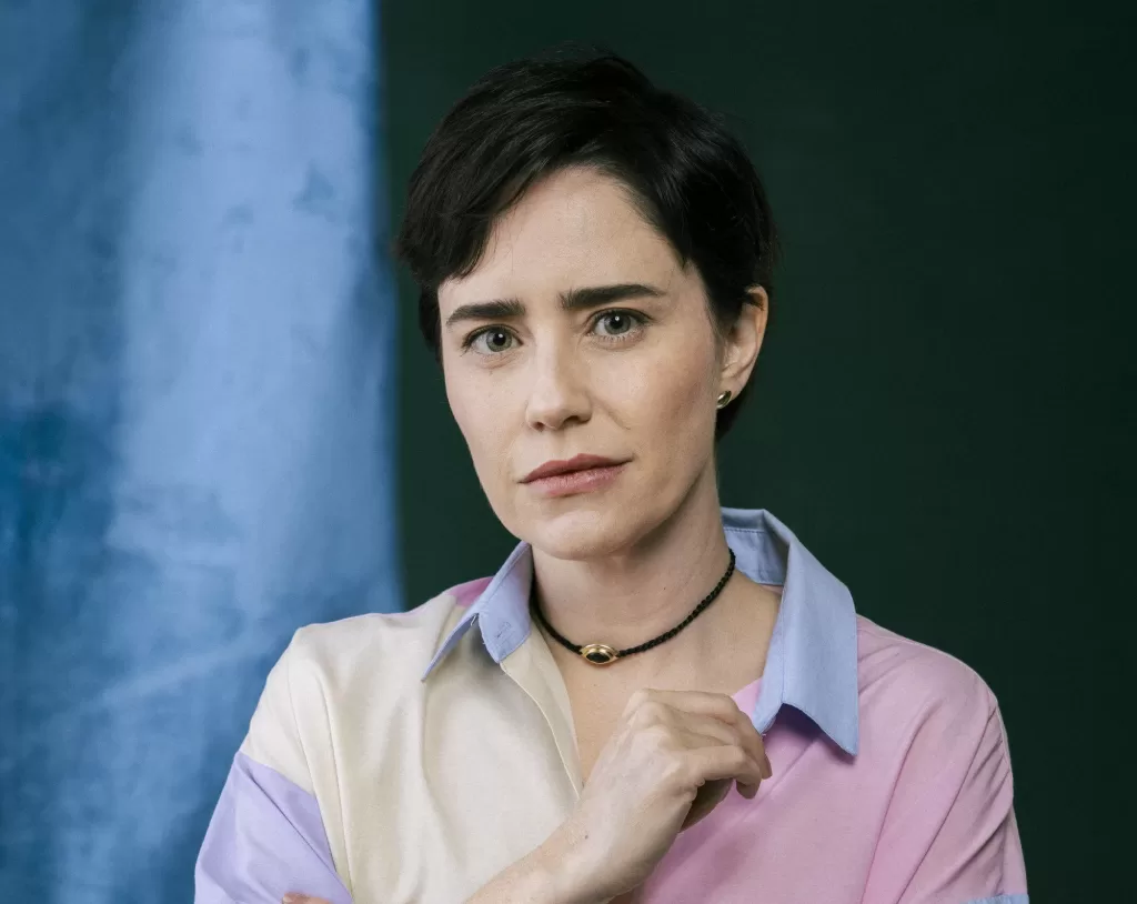 Fernanda Vasconcellos em foto de divulgação de Três Graças