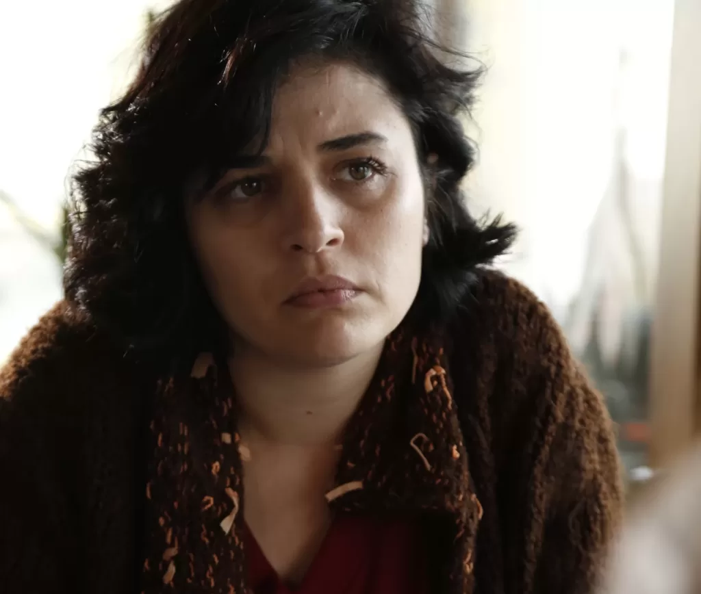 SULE MARCA UM ENCONTRO COM ZEYNEP E MOSTRA A PROFESSORA O CADERNO DE COISAS FAVORITAS DE MELEK