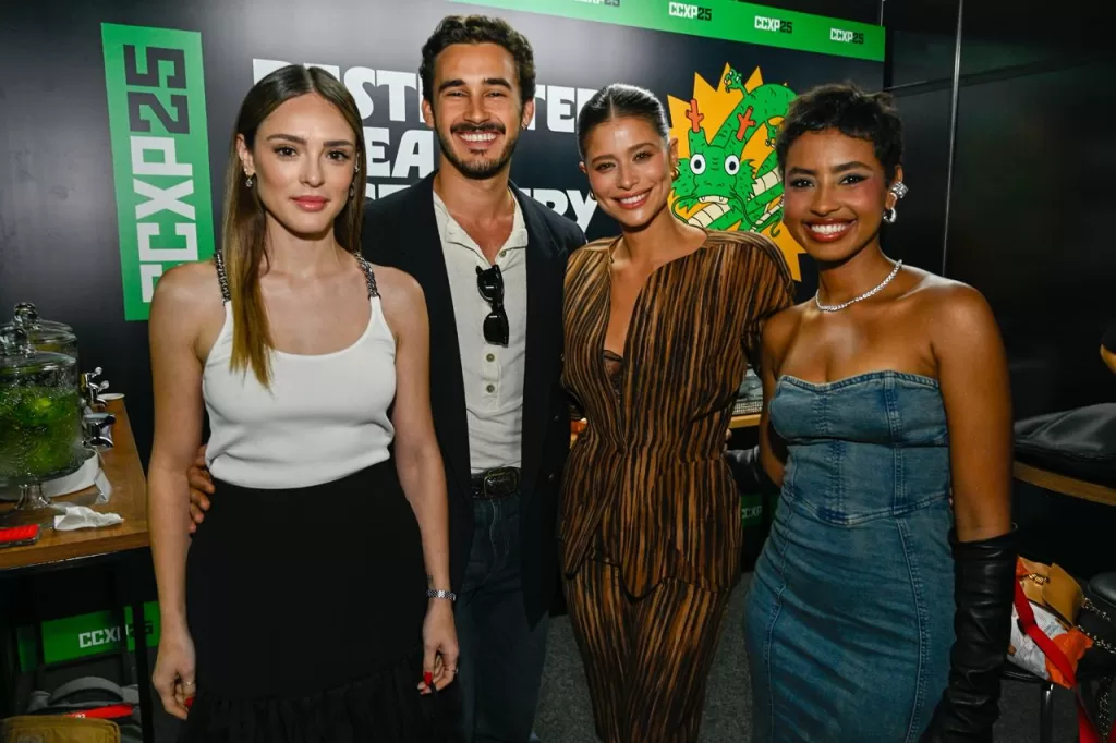 Isabelle Drummond, Filipe Bragança, Isadora Cruz e Gabz na CCXP