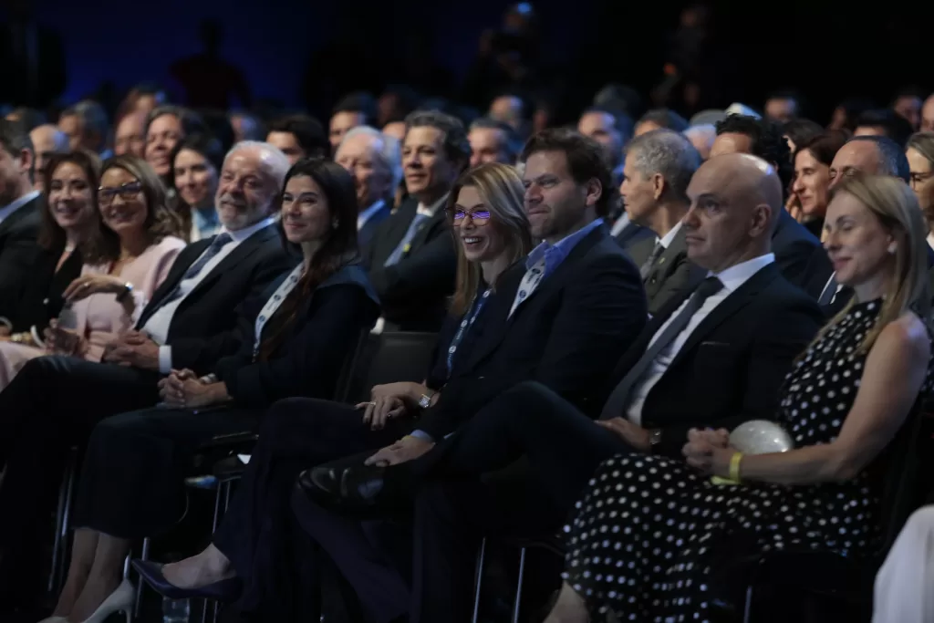 Autoridades políticas na festa de lançamento do SBT News
