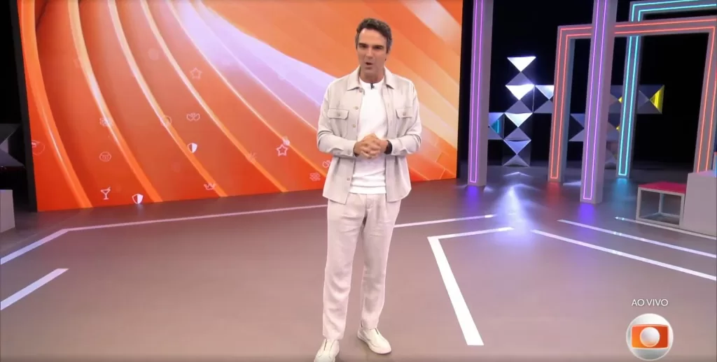 Tadeu Schmidt no palco do BBB 26
