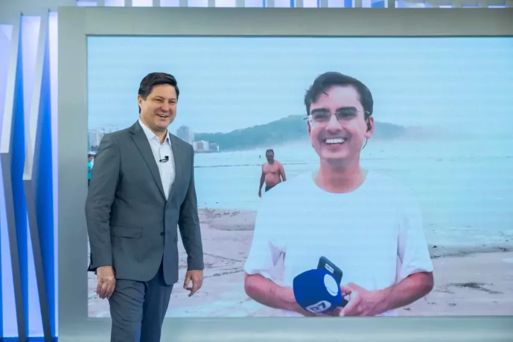Dudu Camargo no Telão do Balanço Geral