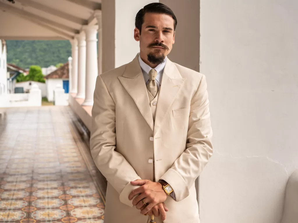 Nicolas Prattes como Mirinho