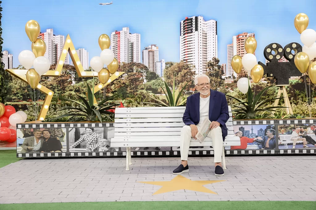 Carlos Alberto de Nóbrega no banco de A Praça é Nossa
