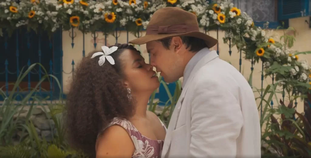 Dita e Candinho se beijam