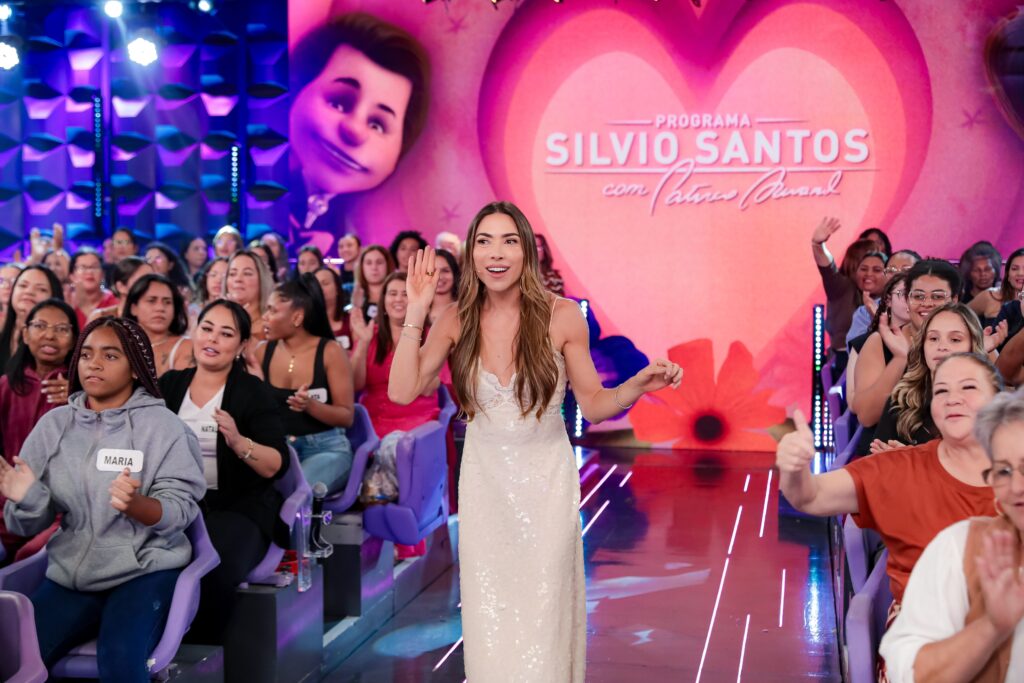 Patrícia Abravanel no centro da plateia do Programa Silvio Santos