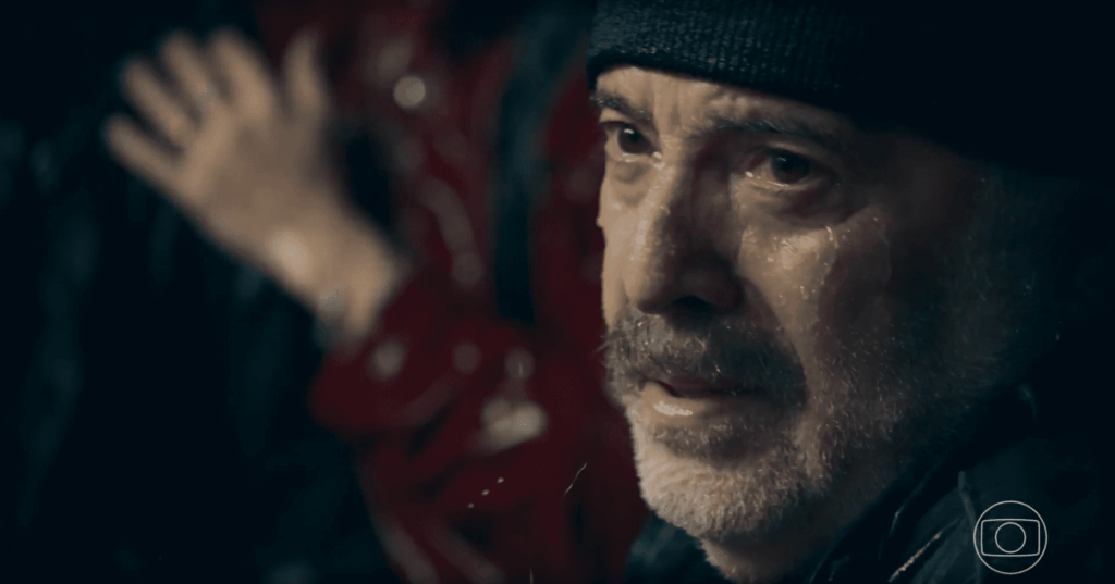 Tony Ramos em cena dramática de Quem Ama Cuida