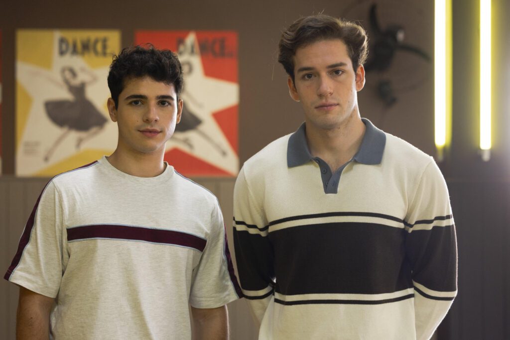 Personagens Mau Mau e Felipe lado a lado